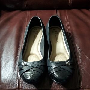 Time and Tru Black Women's Flats with Textured Toe